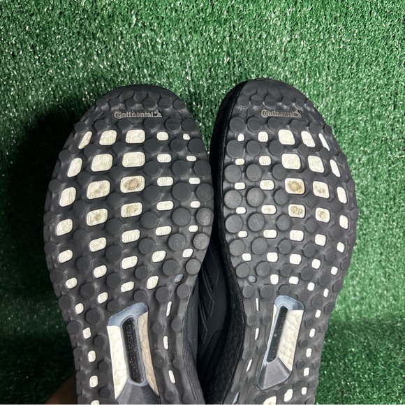 Adidas UltraBoost 4.0 Triple Black Size 13 Mens Running Shoes Boost FW5712 - Picture 9 of 12